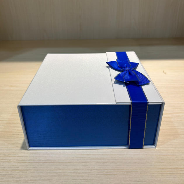 Blue Bow Deluxe Box